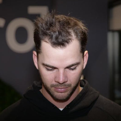 A Gro Clinics doctor performing an FUE hair transplant